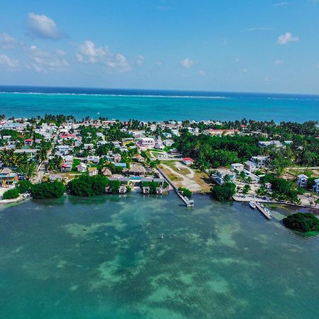 Hidden Treasure Vacation Home Blue Bay Cottage キー・カーカー エクステリア 写真