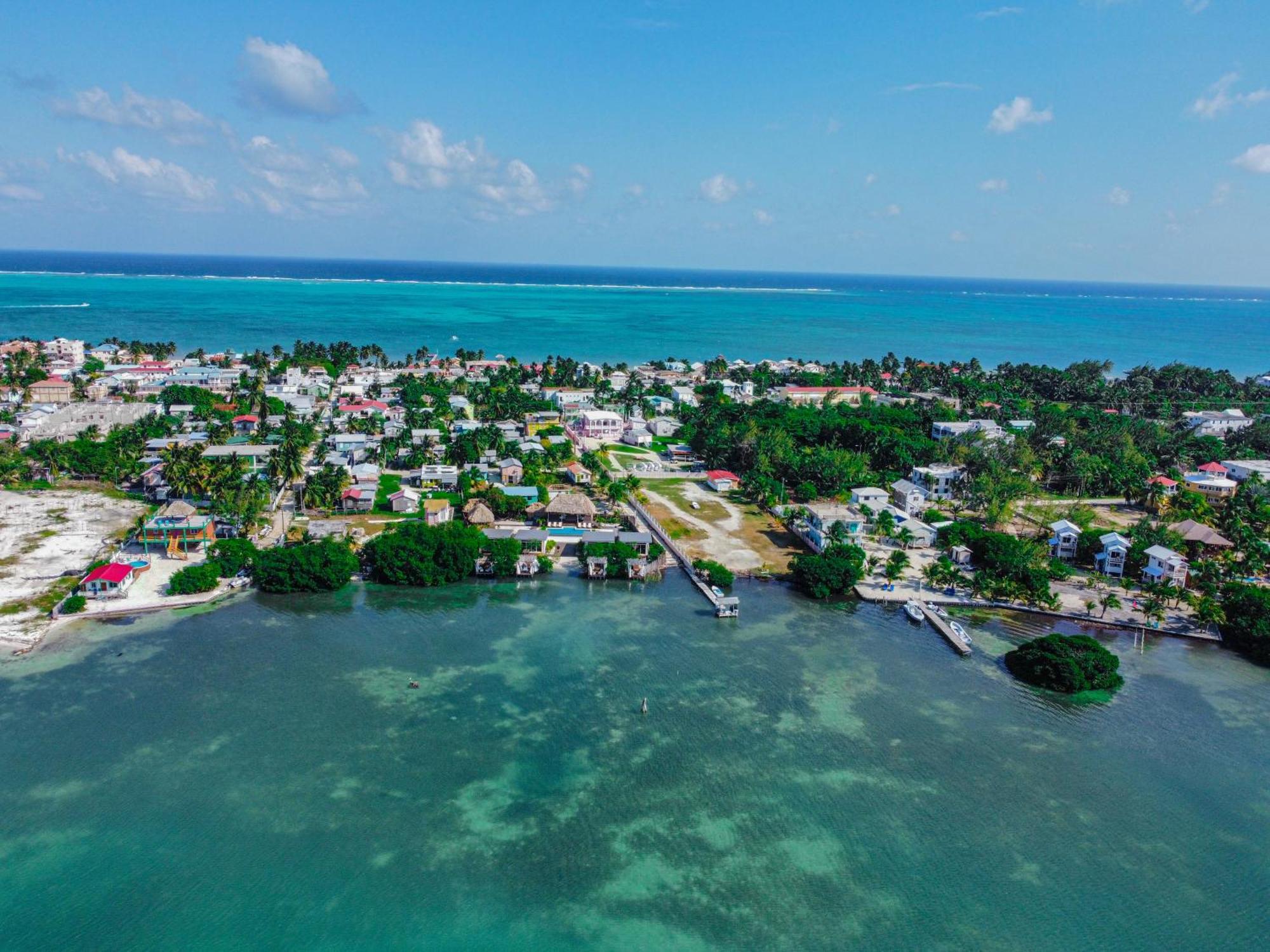 Hidden Treasure Vacation Home Blue Bay Cottage キー・カーカー エクステリア 写真