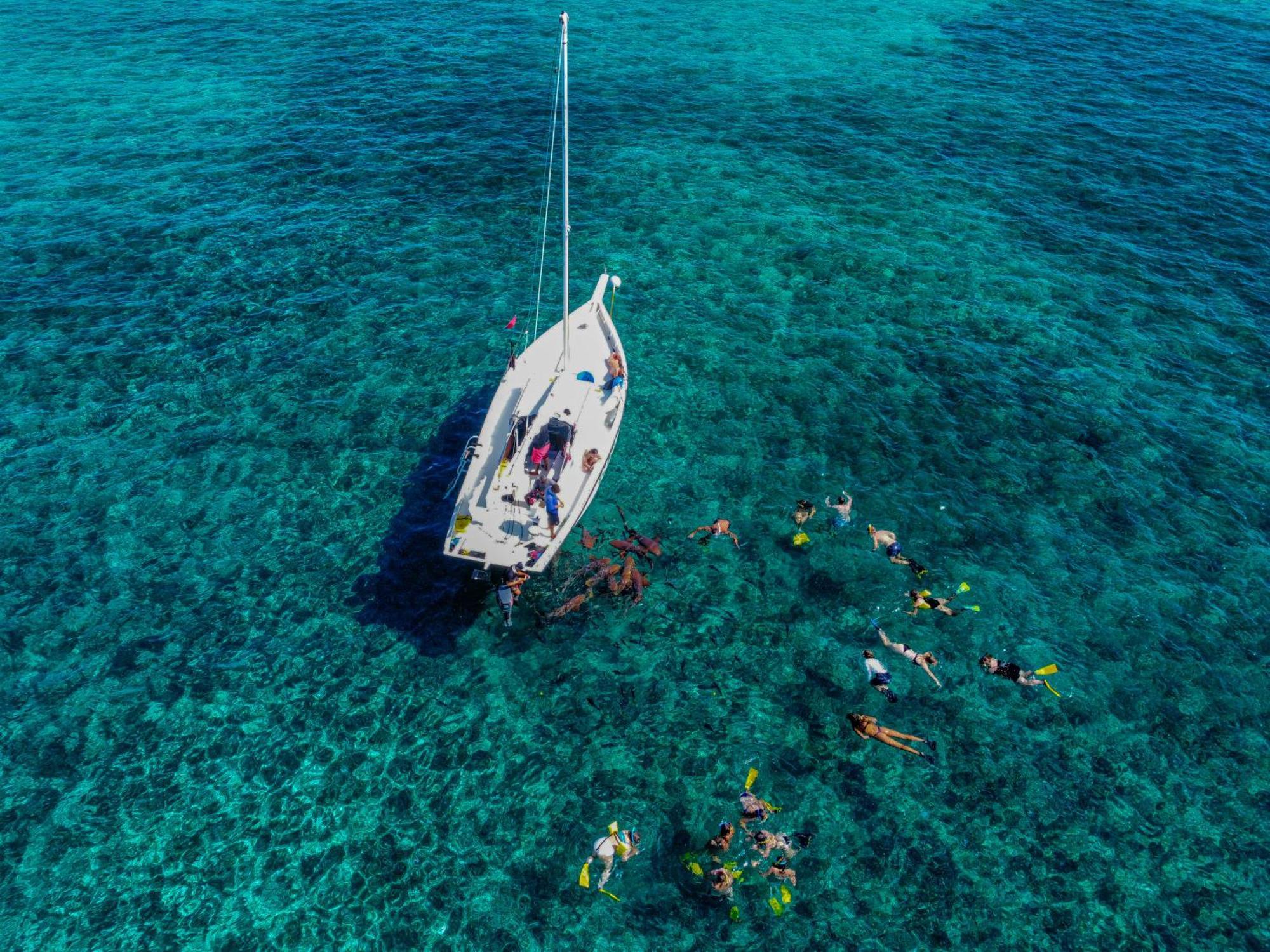 Hidden Treasure Vacation Home Blue Bay Cottage キー・カーカー エクステリア 写真