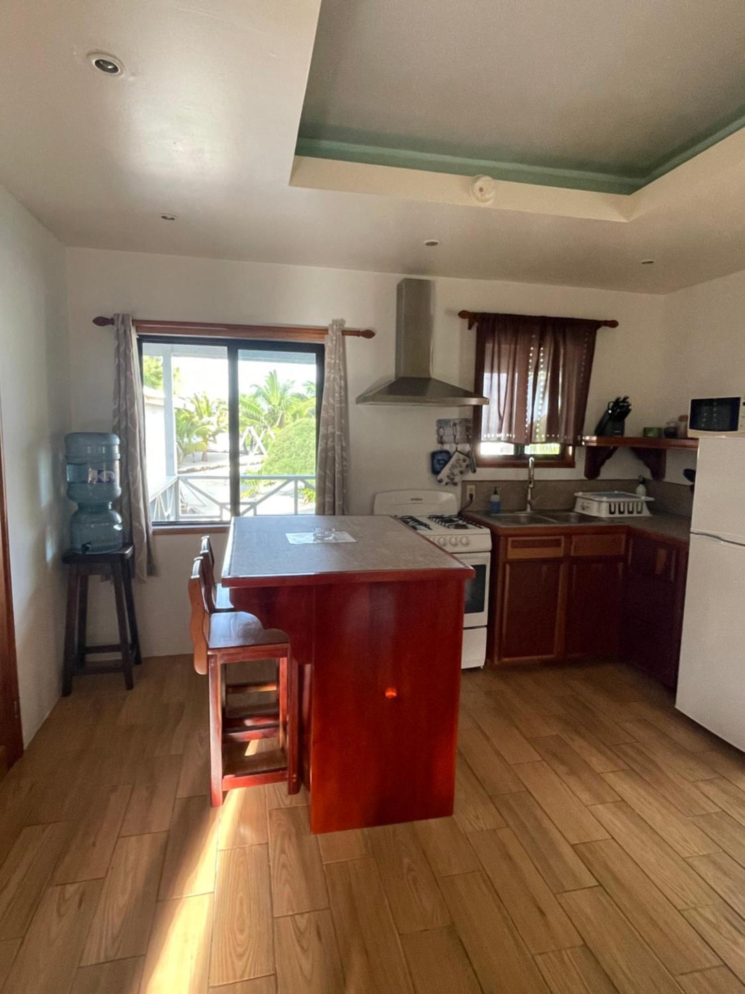 Hidden Treasure Vacation Home Blue Bay Cottage キー・カーカー エクステリア 写真